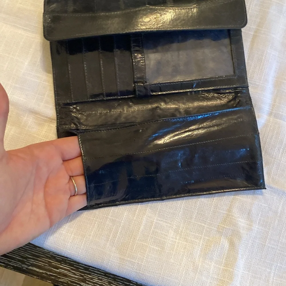 Vintage Wallet, Dark Navy, Pre-Loved, Great Condition, Unknown Brand - Picture 8 of 13
